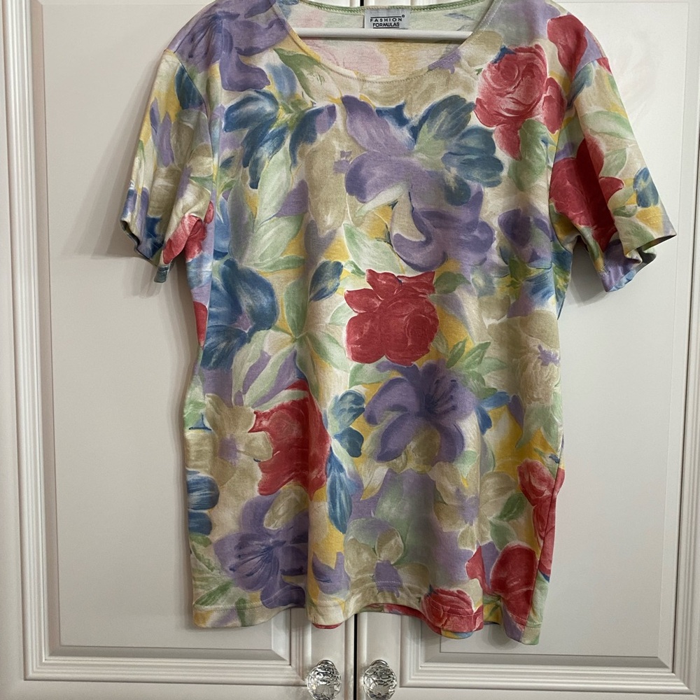 Fashion Formulas Size Large Short Sleeve Scoop Neck Floral Multicolor T-Shirt